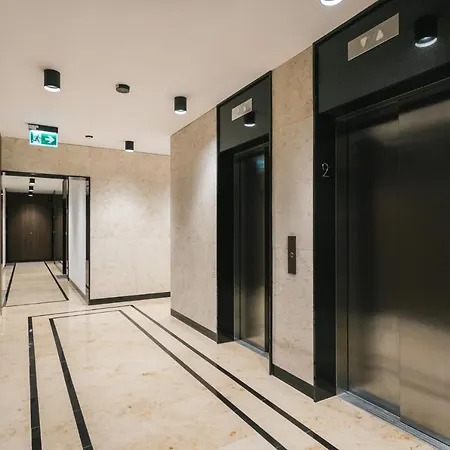 Апартаменты Apartament Mennica - One Bedroom - Golden